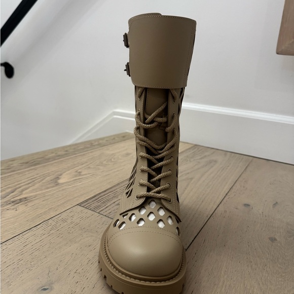 Dior Tan Lace Up Boots with Geometric Design - Picture 4 of 4